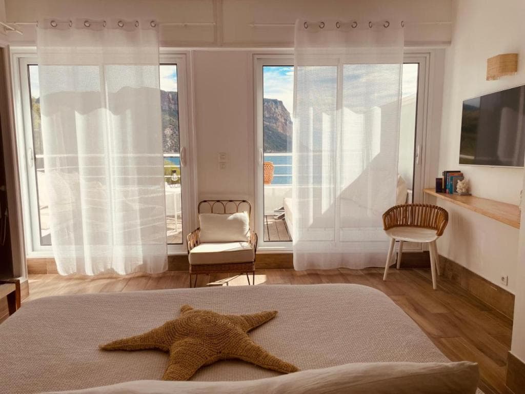 Hotel de La Plage - Mahogany