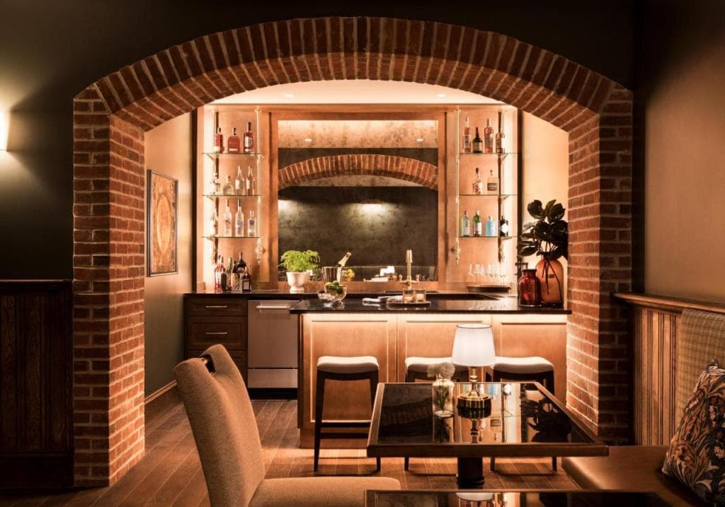 86 State Circle - Luxury Boutique Hotel