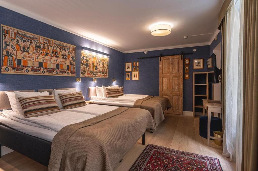 Lady Hamilton Hotel