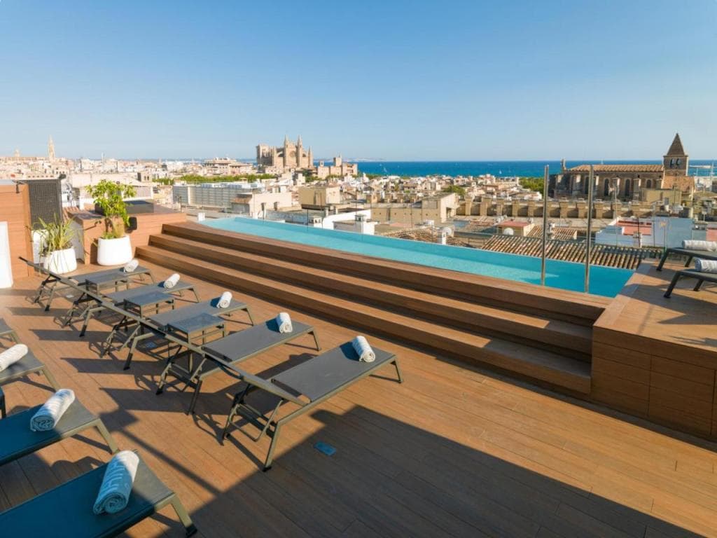 Nakar Hotel
