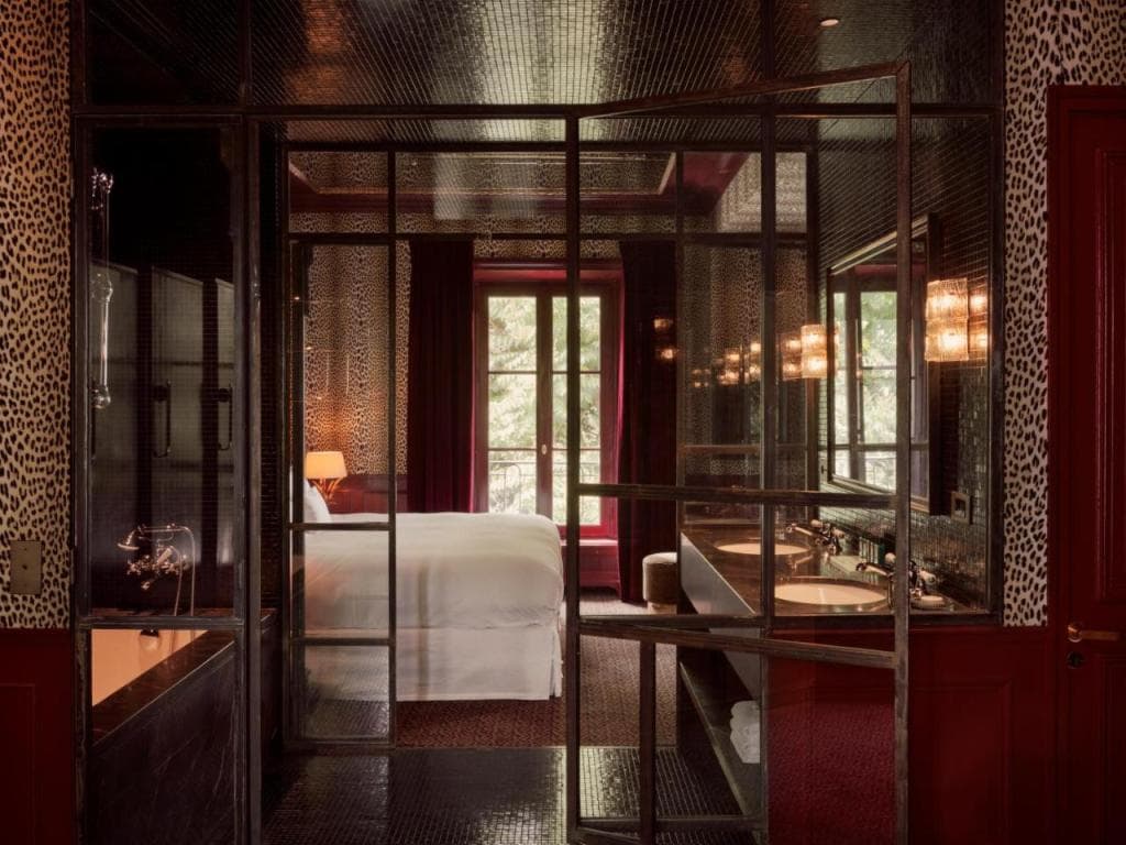 Hôtel Particulier Montmartre — a hidden suite address above Paris