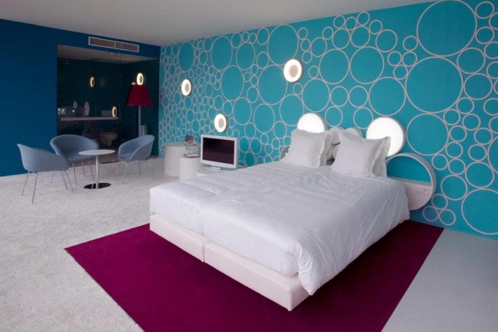 D-Hotel