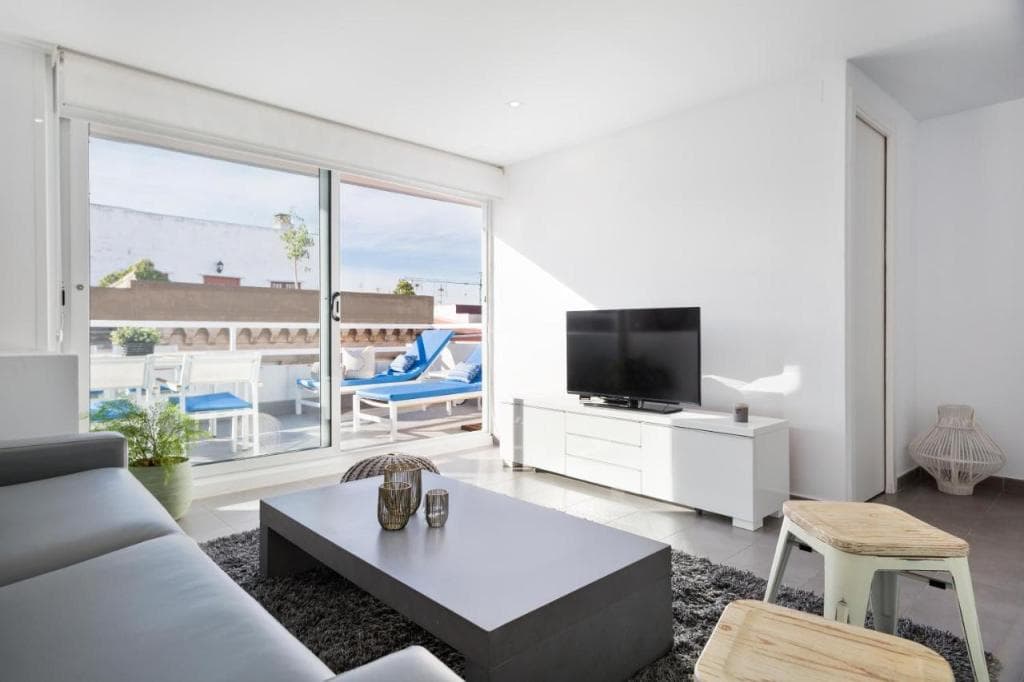 Sitges Group Blue&White