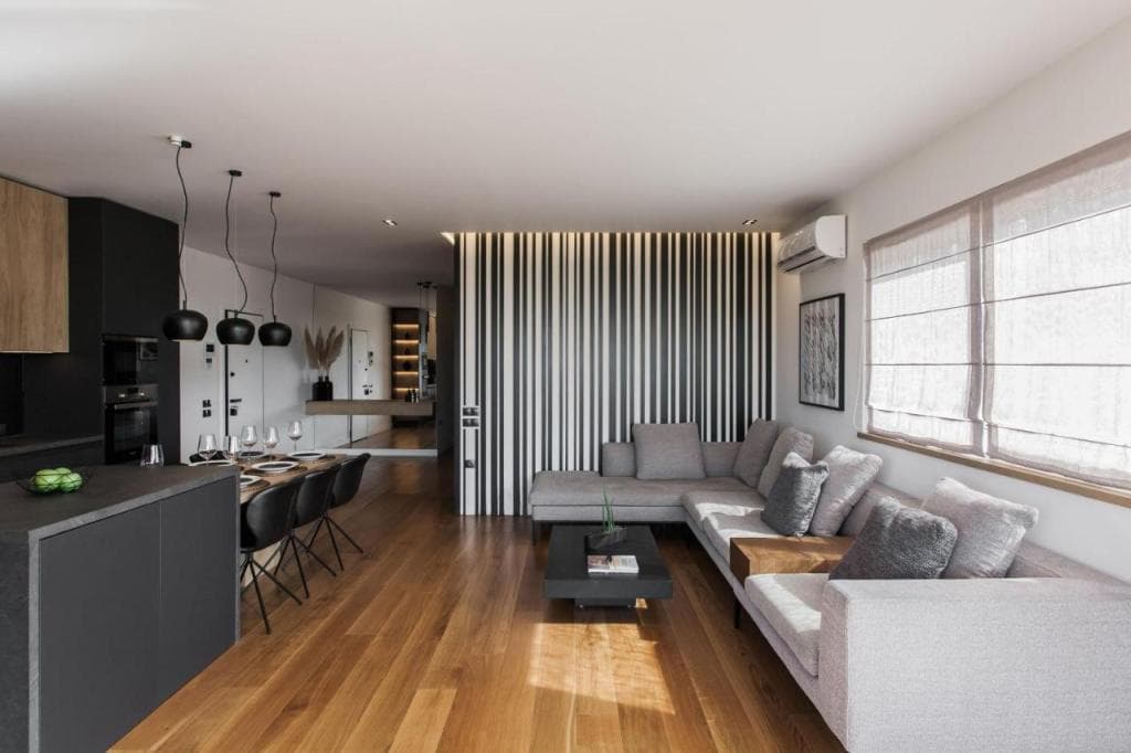 2 Level Beachfront Luxury Apt by the Olon