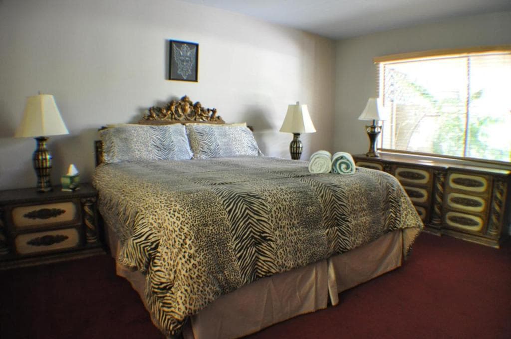 Vista Grande Resort - A Gay Men's Resort