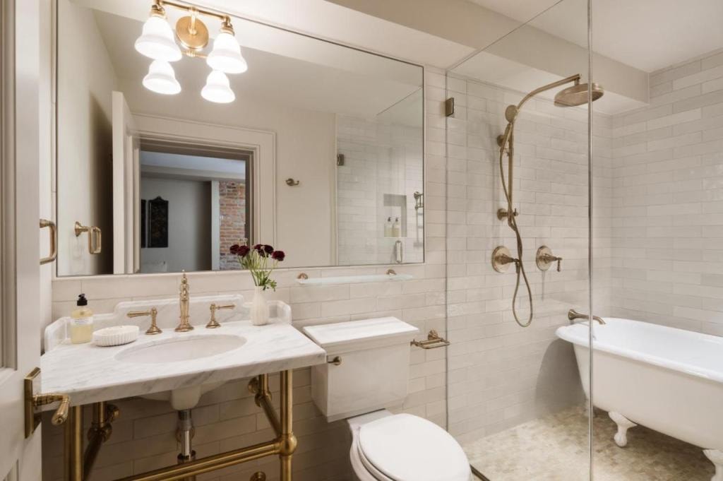 86 State Circle - Luxury Boutique Hotel