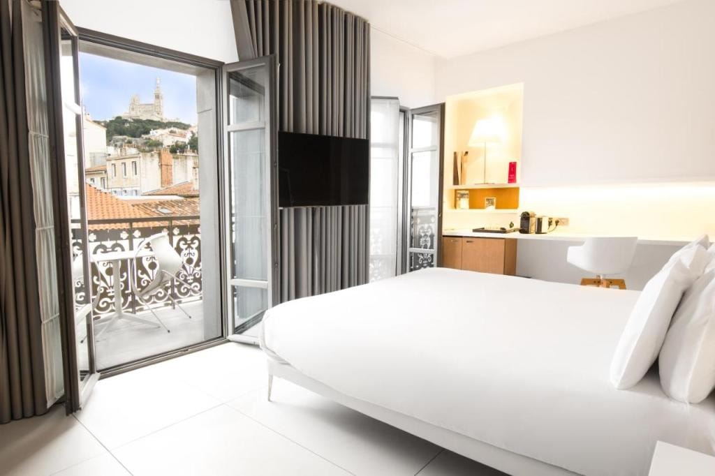 Hôtel C2