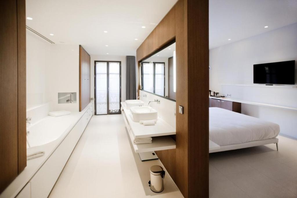 Hôtel C2