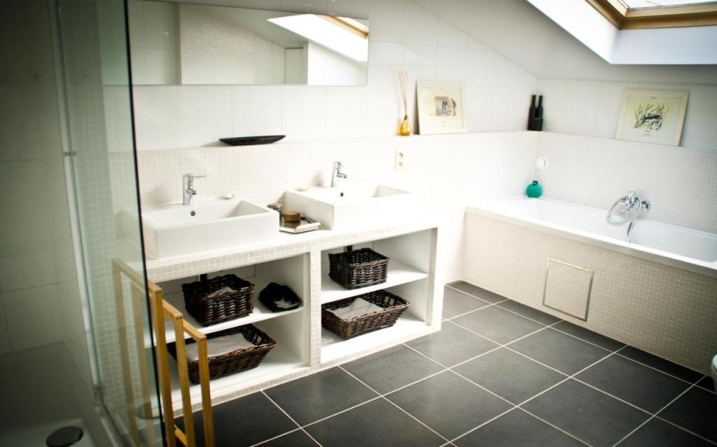 House Ninety Guesthouse