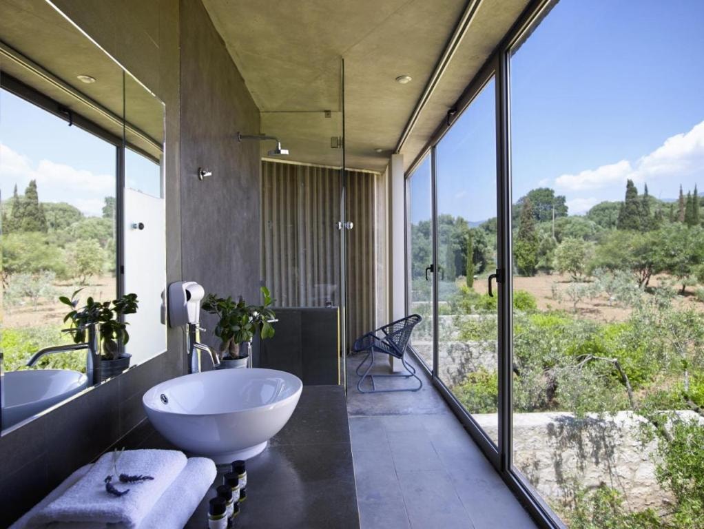 Leivatho Hotel