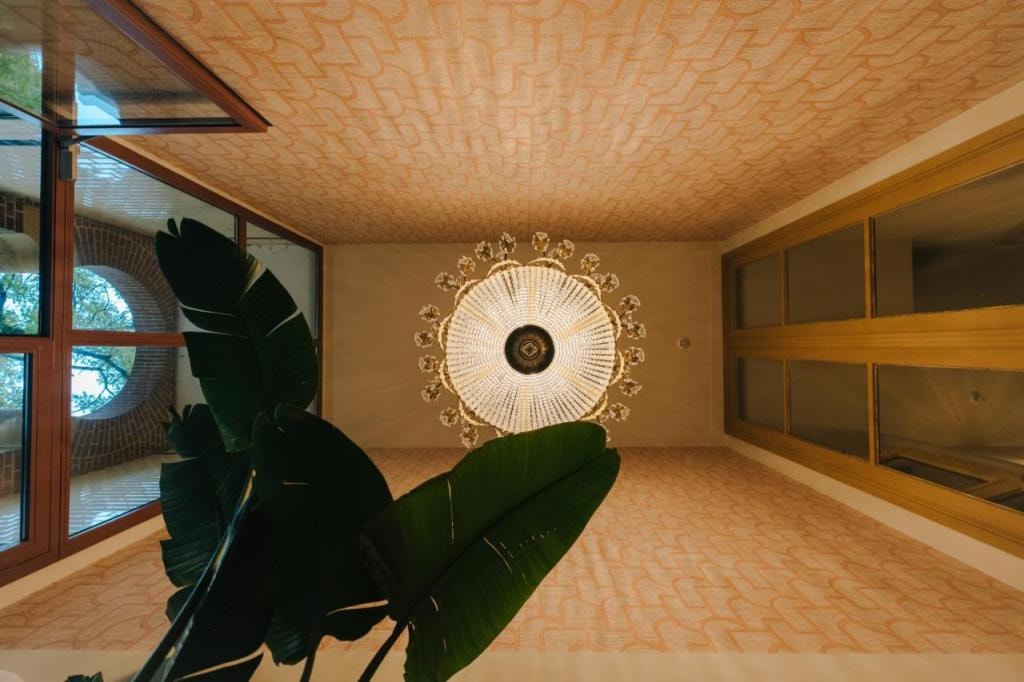 Hotel Omega