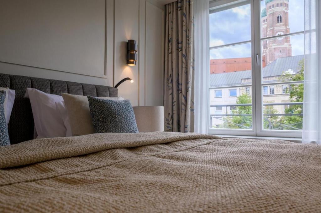 Hotel Bayerischer Hof - The Leading Hotels of the World