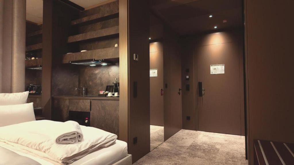 Bellman Hotel