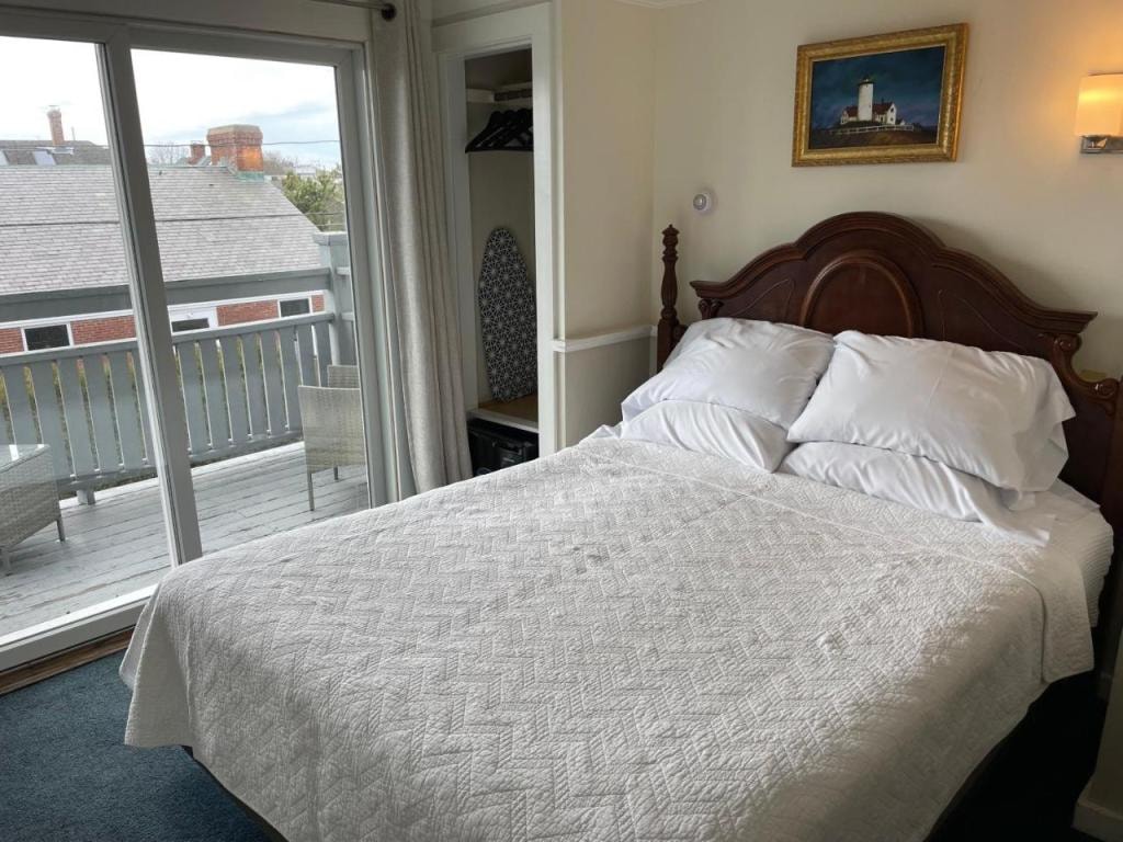 Brasswood Inn
