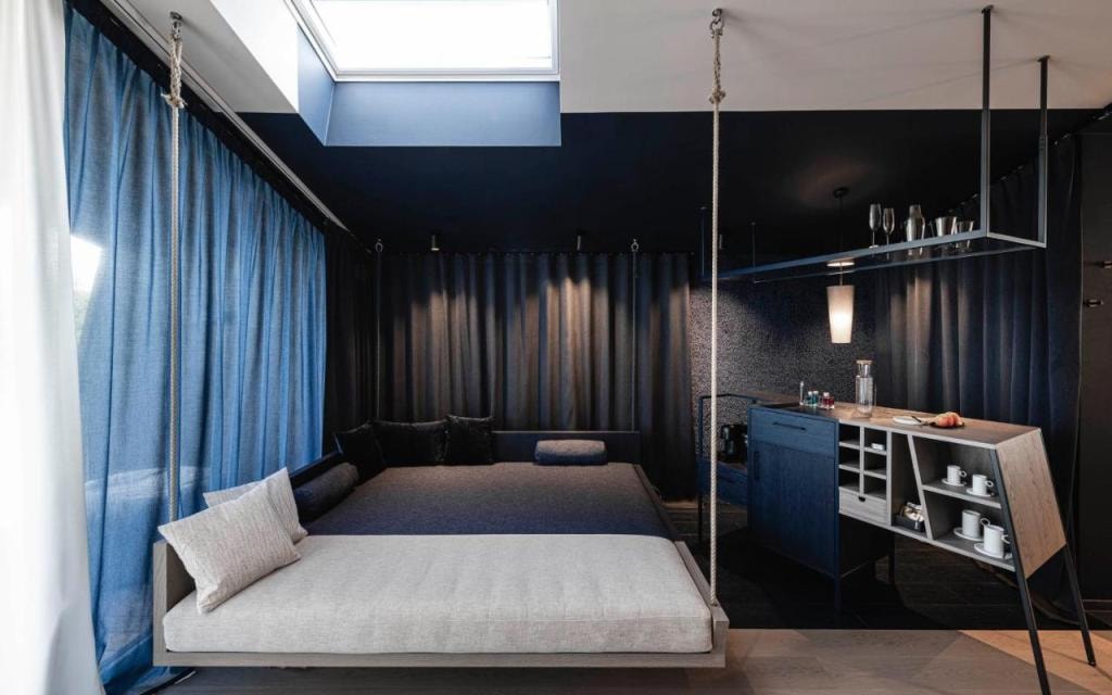 AEON Hotel - adults only Bed & Breakfast