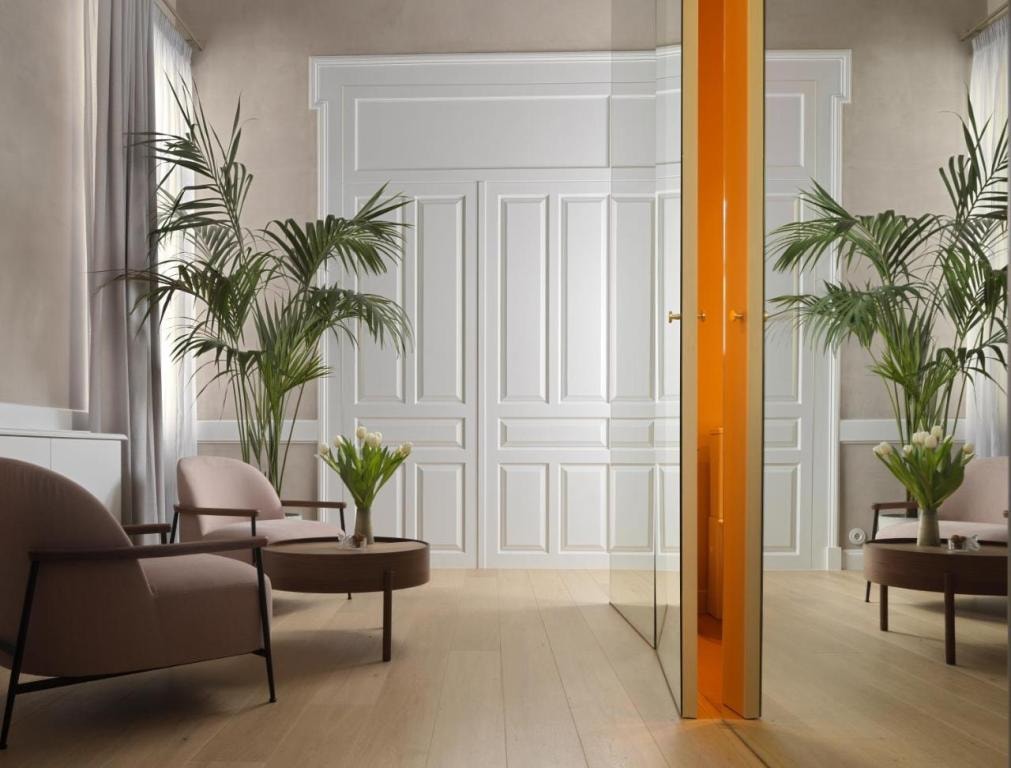 Monument Hotel
