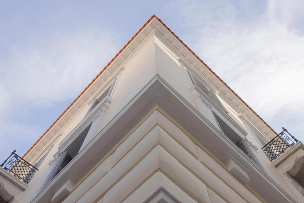 Monument Hotel