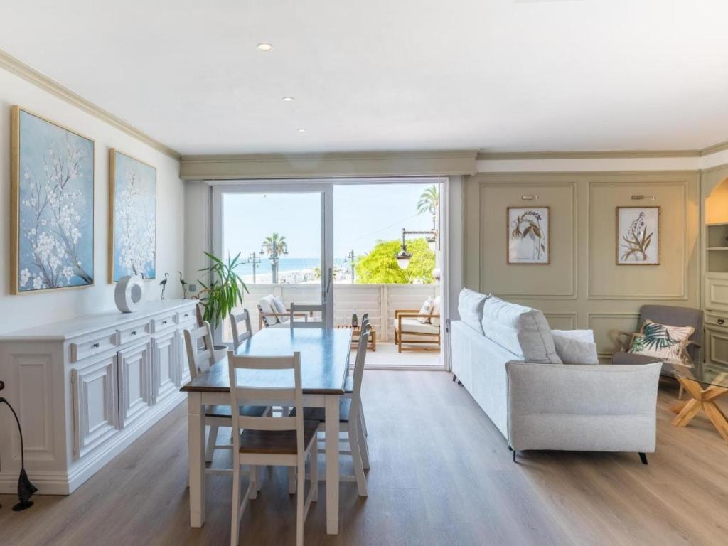 Sitges Spaces Seaside Paradise, Beachfront