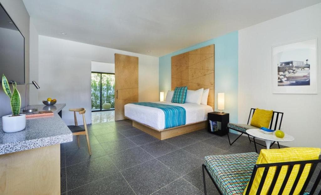 Twin Palms Resort - A Gay Men's Resort