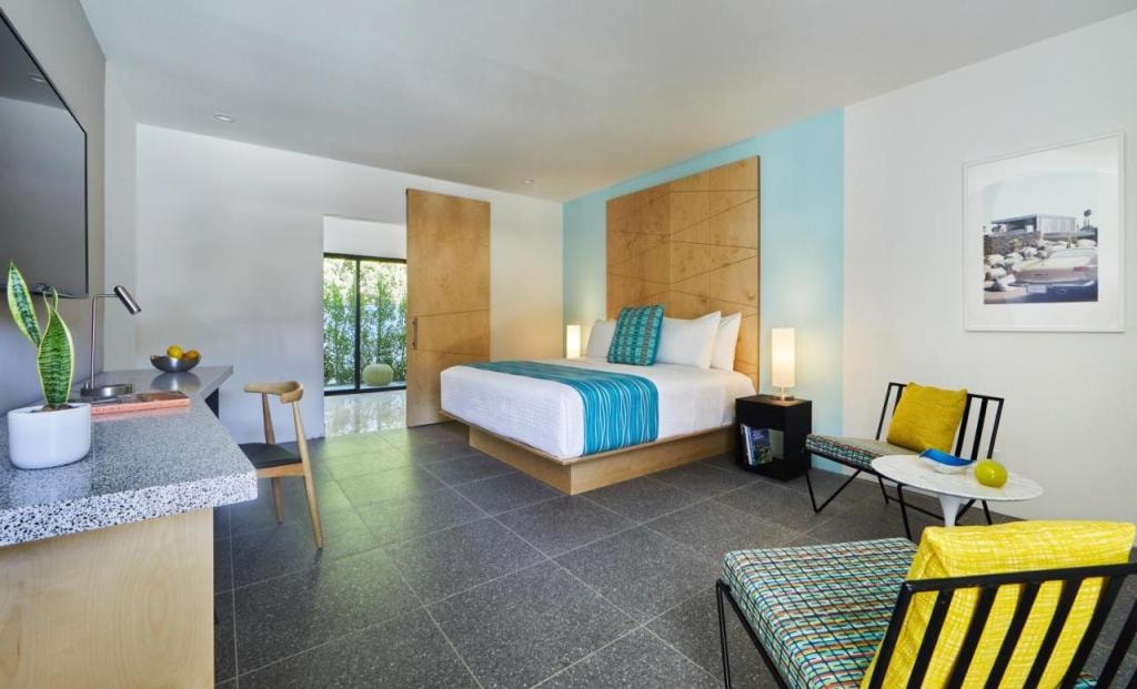 Twin Palms Resort - A Gay Men's Resort