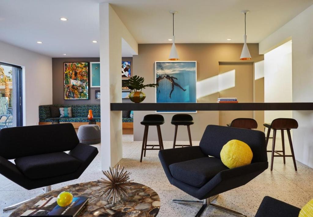 Twin Palms Resort - A Gay Men's Resort