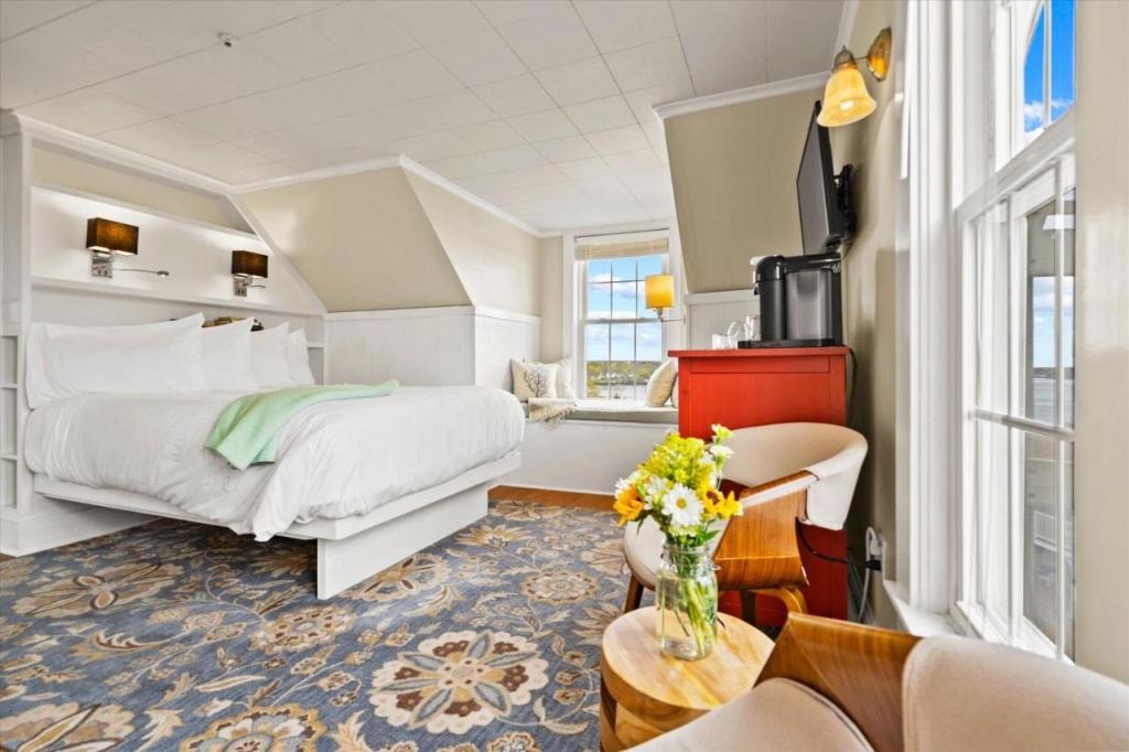 Topside Inn