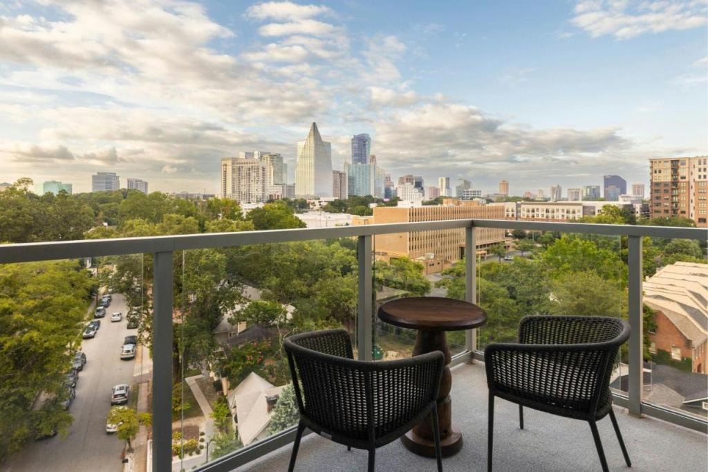 The Tess, Autograph Collection