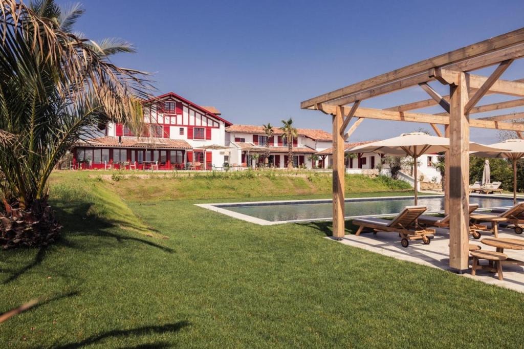 Hôtel INDARRA & SPA - Piscine, Arbonne