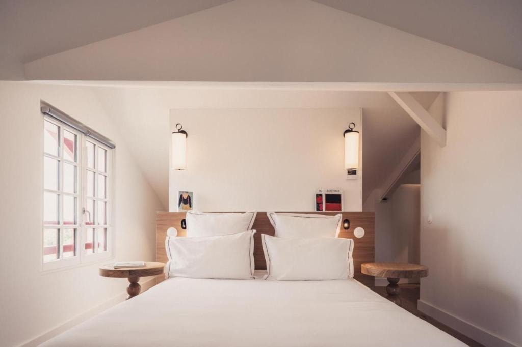 Hôtel INDARRA & SPA - Piscine, Arbonne