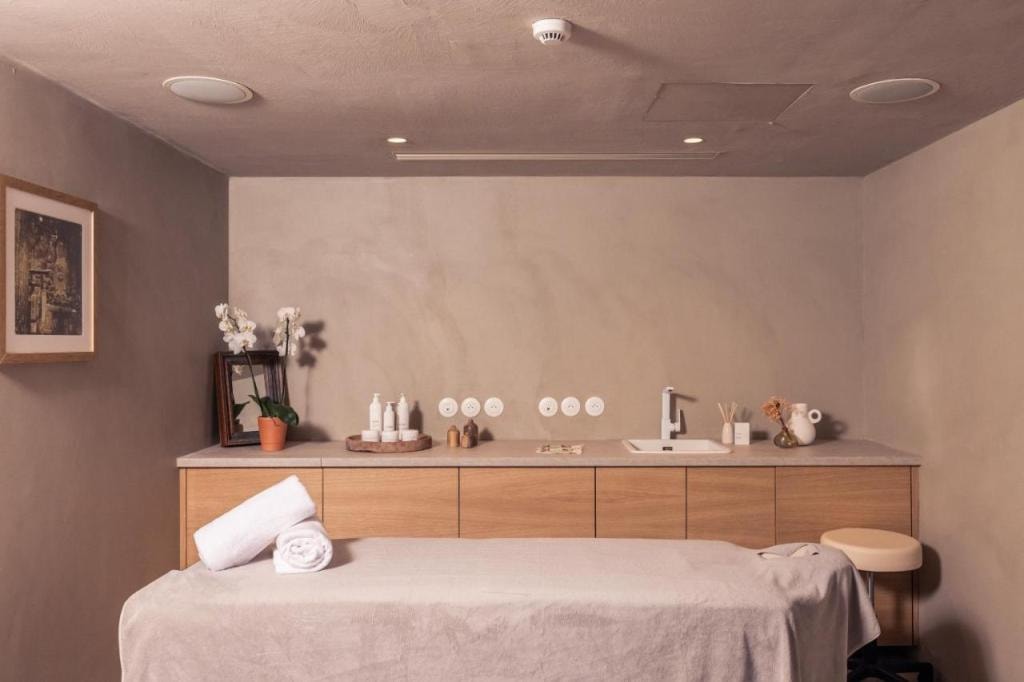 Hôtel INDARRA & SPA - Piscine, Arbonne