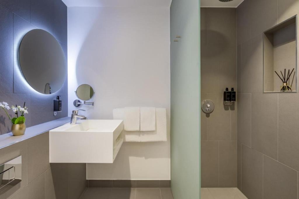 Hotel Indigo London - 1 Leicester Square by IHG