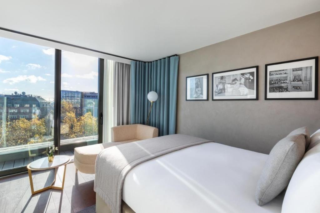 Hotel Indigo London - 1 Leicester Square by IHG