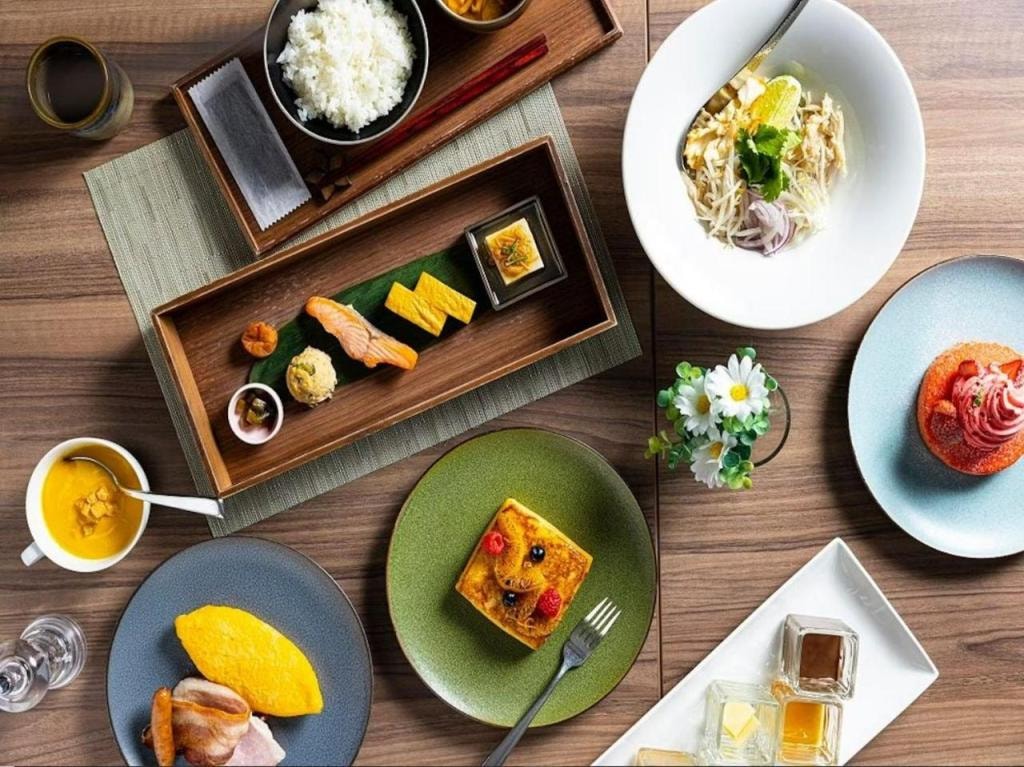 Kyukaruizawa Kikyo, Curio Collection by Hilton
