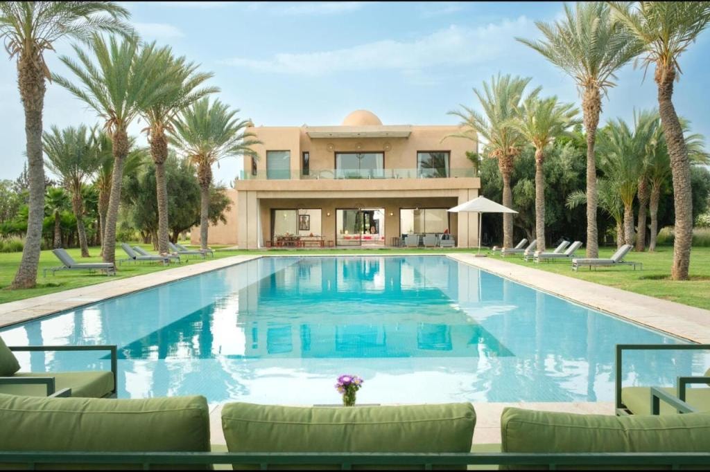 Adnaa - Modern Villa with 2 pools, sauna, hammam, tennis court & home cinema