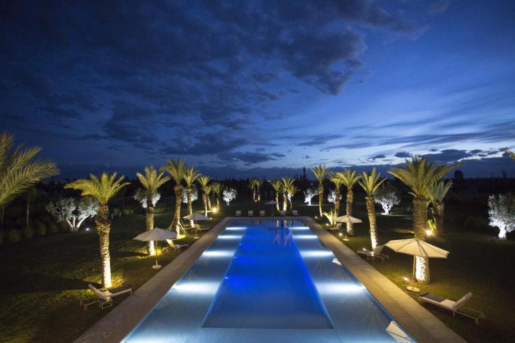 Adnaa - Modern Villa with 2 pools, sauna, hammam, tennis court & home cinema