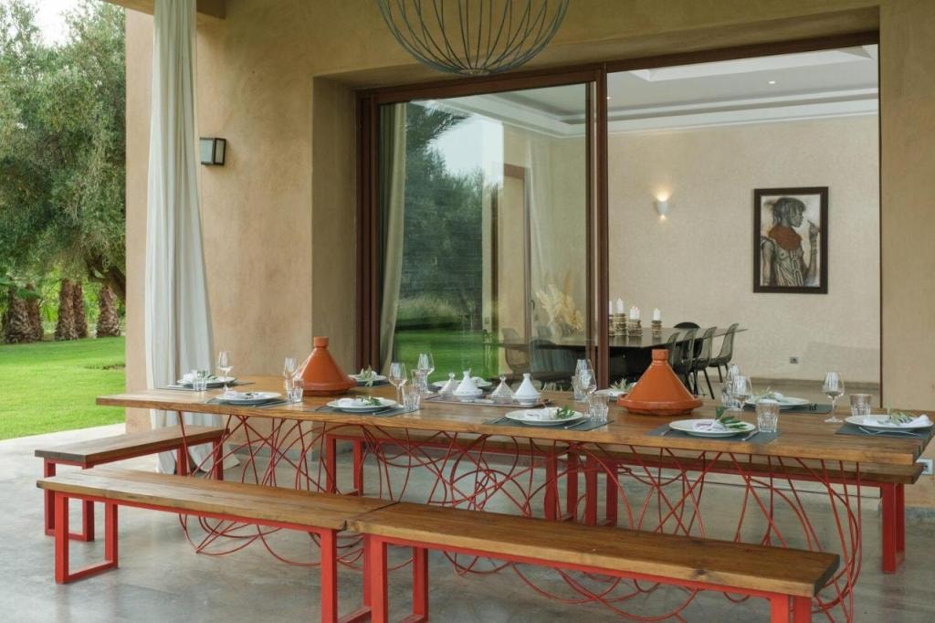 Adnaa - Modern Villa with 2 pools, sauna, hammam, tennis court & home cinema
