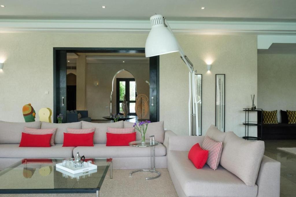 Adnaa - Modern Villa with 2 pools, sauna, hammam, tennis court & home cinema