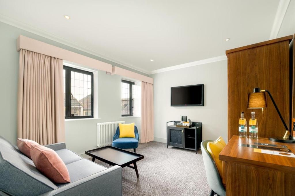 voco Lythe Hill Hotel & Spa by IHG