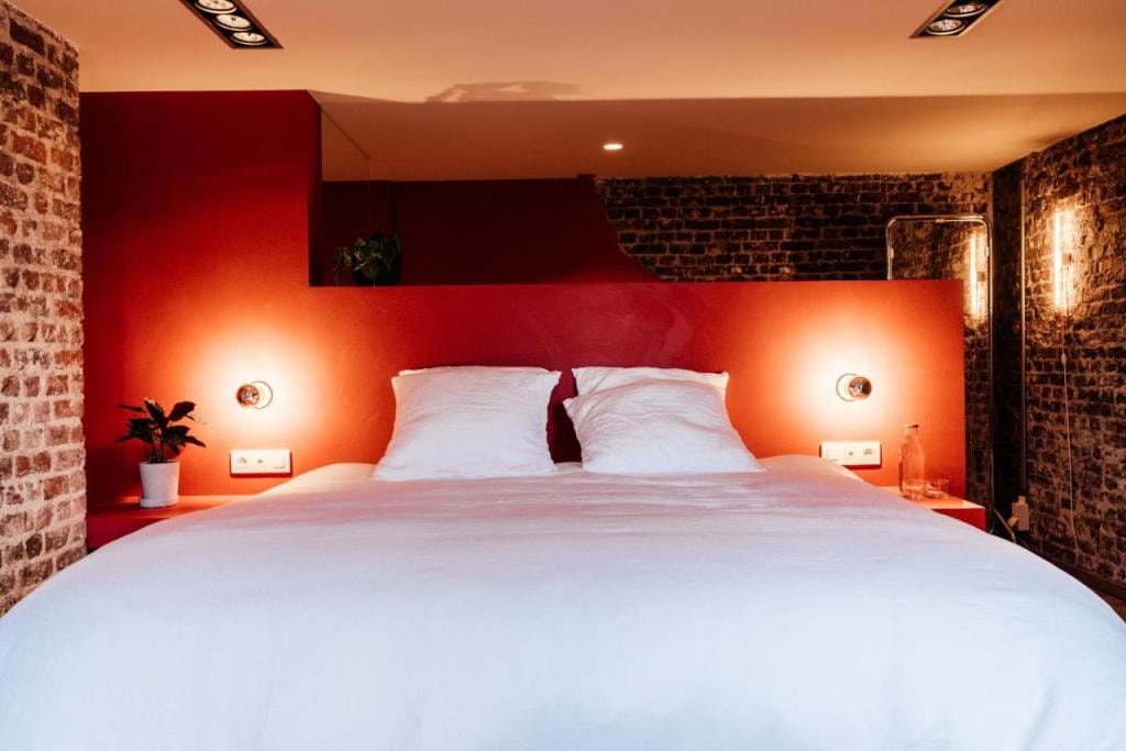 Chambre d'Amis by Alix
