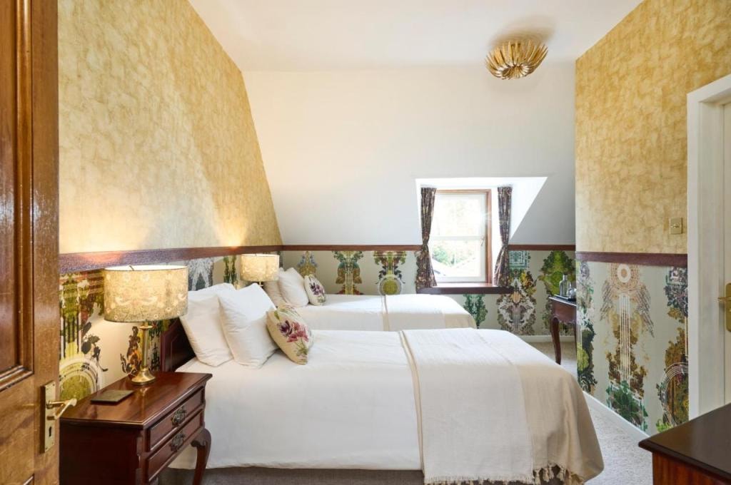 Stage House Bed & Breakfast