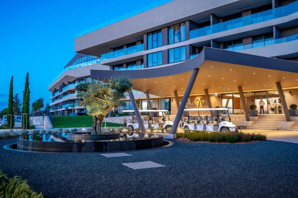 Petram Resort & Residences