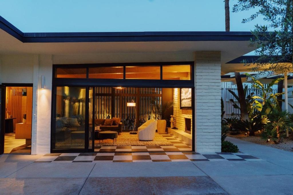 Azure Sky Hotel - Adults Only - A Town & Desert Boutique Hotel