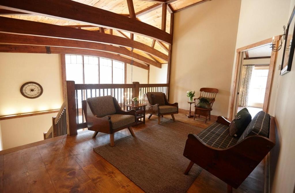 Seesaw's Lodge
