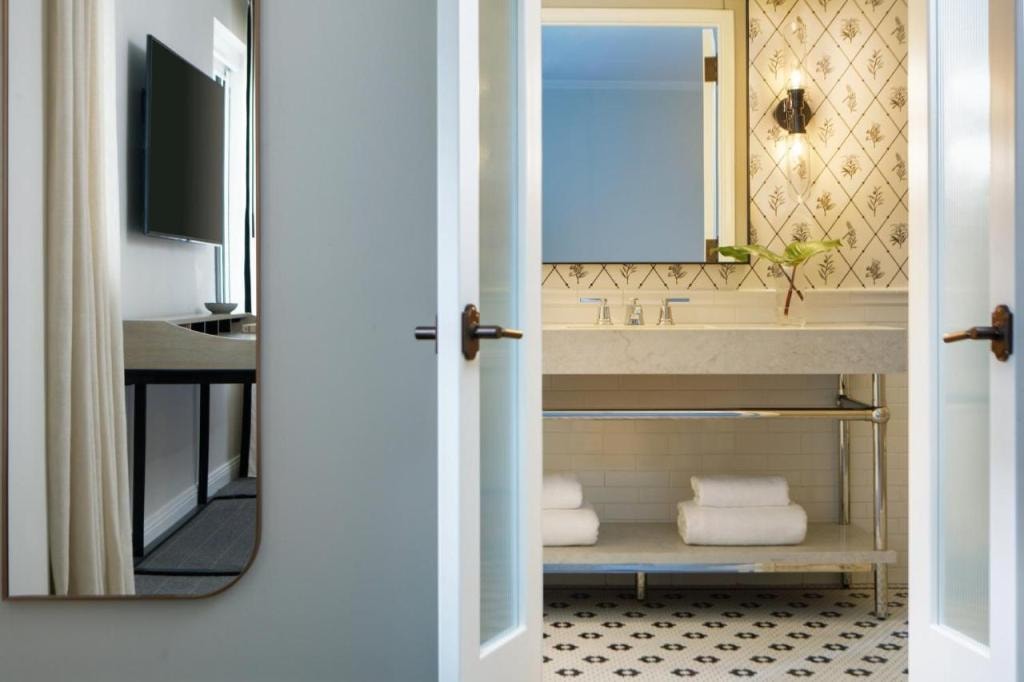 Kimpton Cottonwood Hotel by IHG
