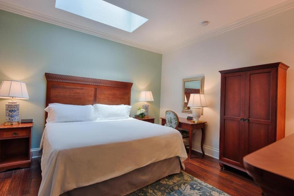 voco St James Hotel by IHG