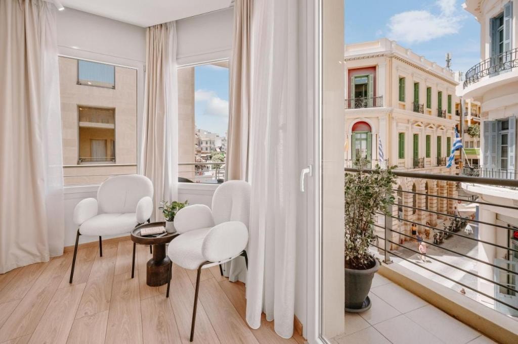 Plānis Str Urban Suites by Semavί