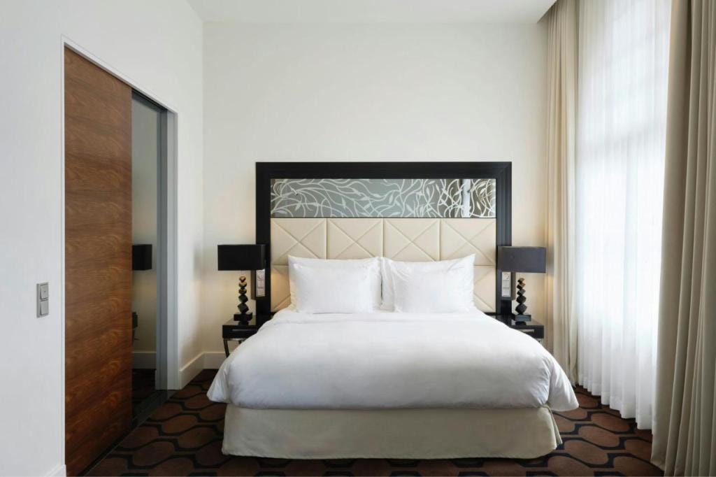 Roomers Berlin Steinplatz, Autograph Collection