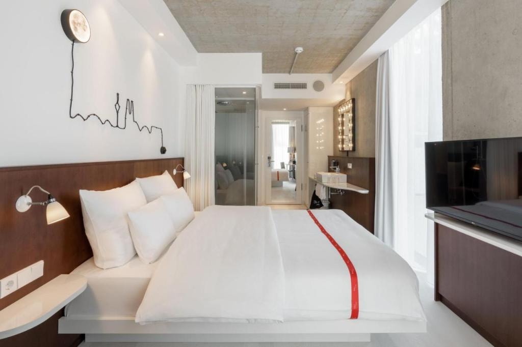 Ruby Ella Hotel Cologne by IHG