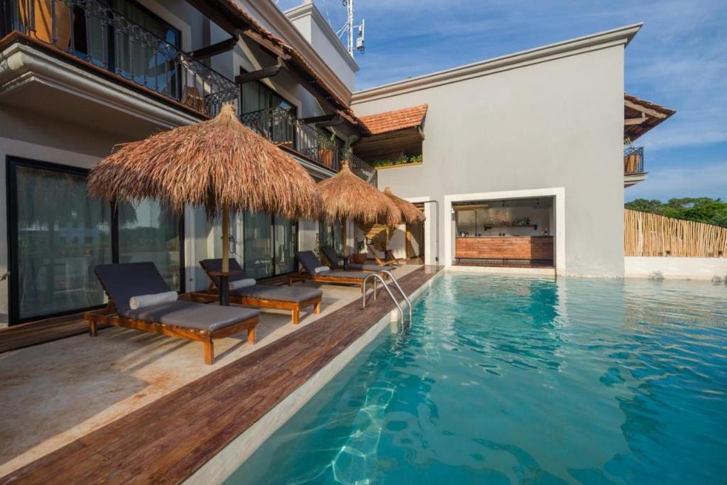 Caribbean Paradise Hotel & Spa - 5th Avenue