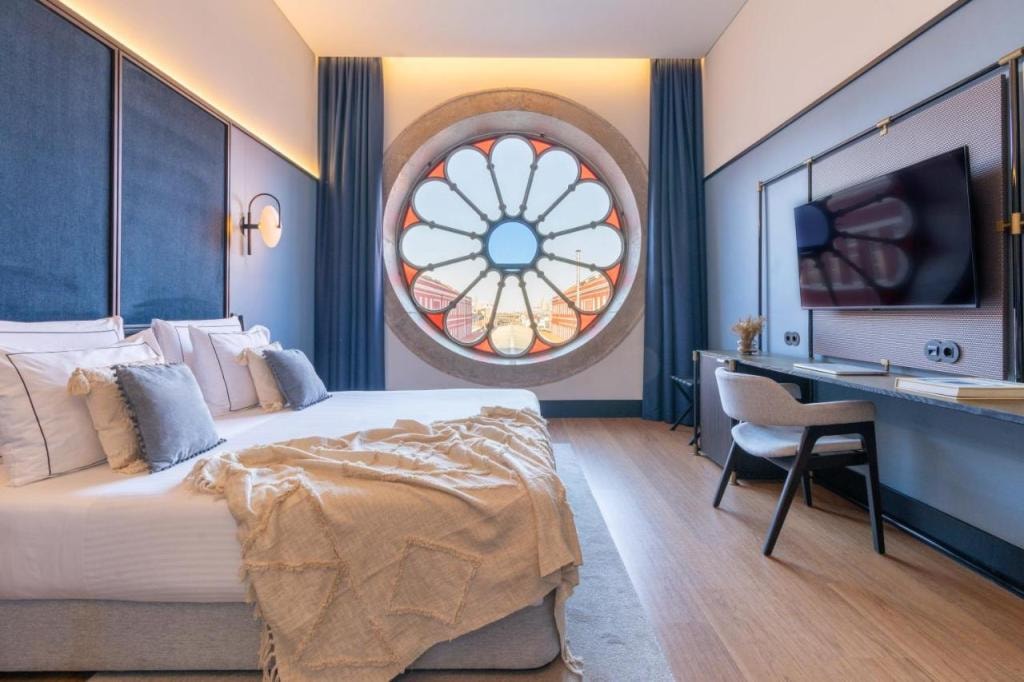 The Editory Riverside Hotel, an Historic Hotel